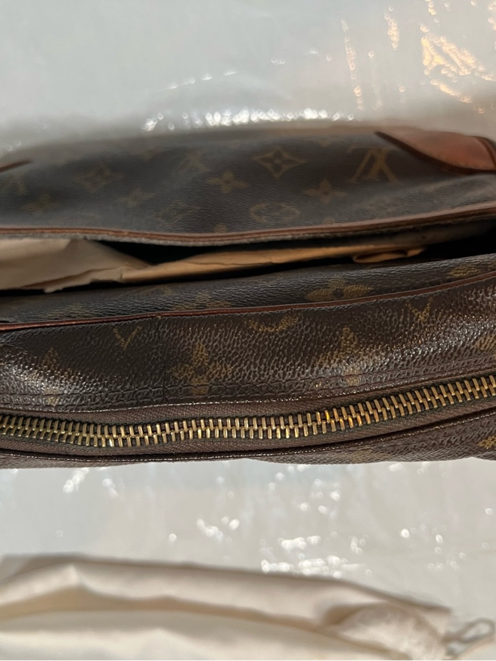 Louis Vuitton Toiletry Pouch could be just a project piece - Picture 12 of 16